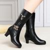 Модные Высококачественные Сапоги до колена Женские Мягкая Кожа Средняя Голенище Зимние Сапоги Удобные Теплые Меховые Женские Длинные Сапоги Обувь Черные Коричневые