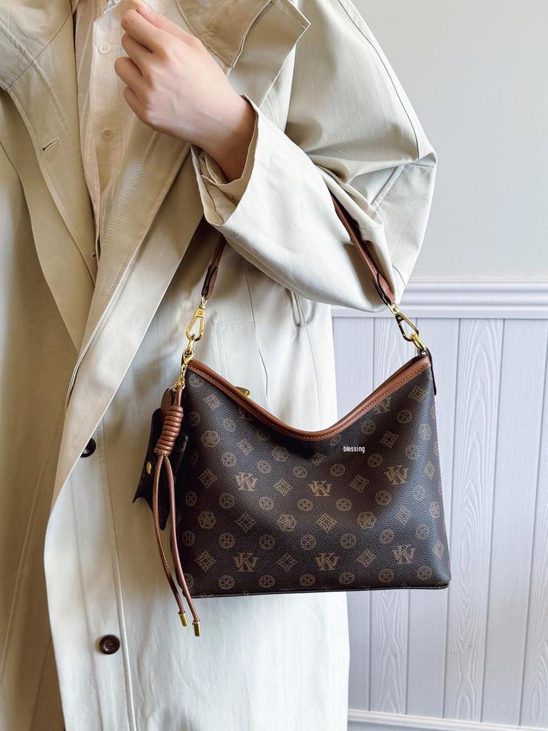 Ретро Классическая Сумка Под Мышку с Монограммой: Европейский и американский стиль