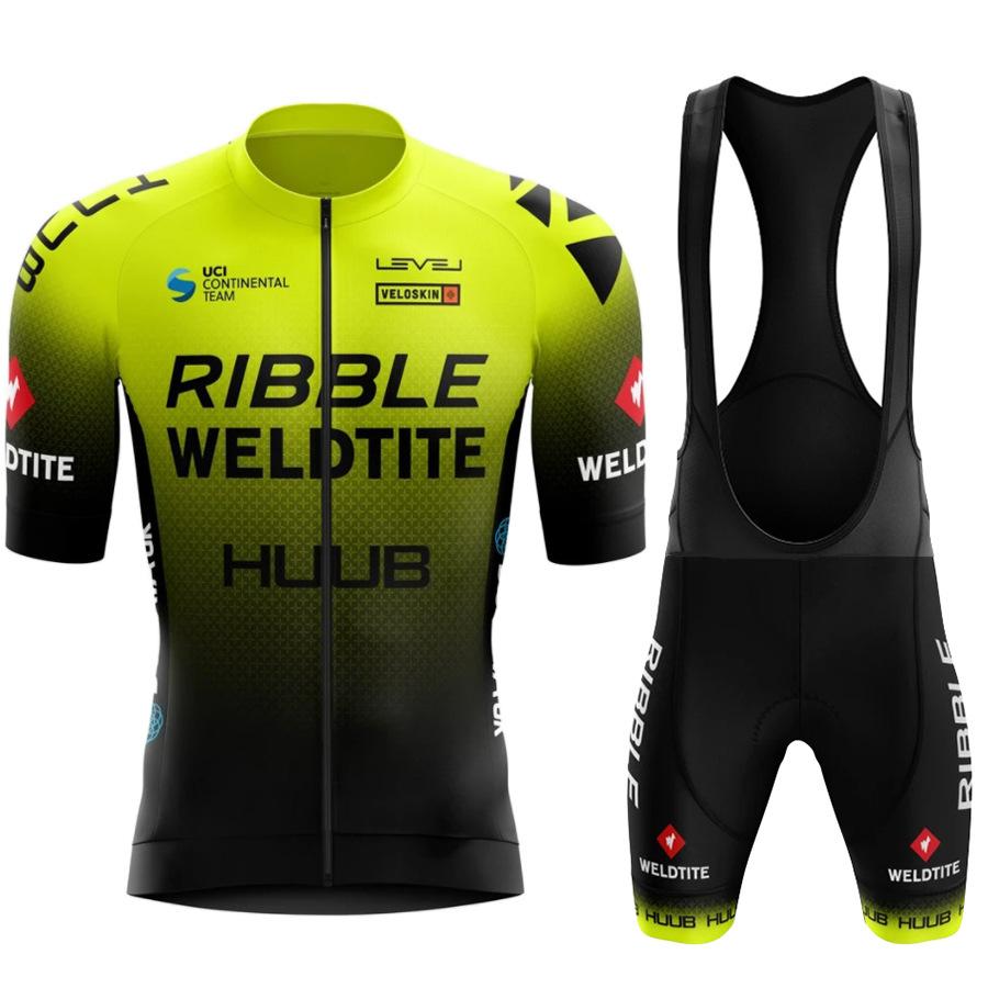 Cycling suit set with sweat absorption and breathability, perfect for cycling sports