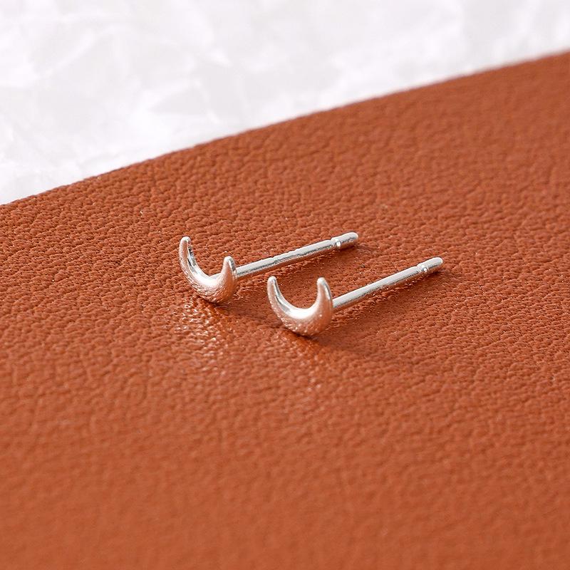 Посеребренные 925 пробы серьги-гвоздики, против закупорки ушей, различные дизайны, подходят для пирсинга