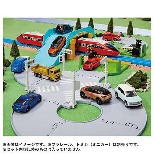 Takara Tomy Tomica Tomica Town Железнодорожный переезд, Эстакада и Набор дорог с перекрестком, Игрушка-миниатюрная машинка, Возраст 3 года и старше