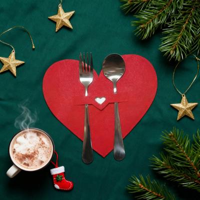Рождественский чехол-подставка для столовых приборов в форме елки/сердца, кармашки-держатели для ножей, вилок, столовой посуды, из фетра, чехлы для столовых приборов для рождественского/новогоднего праздничного ужина