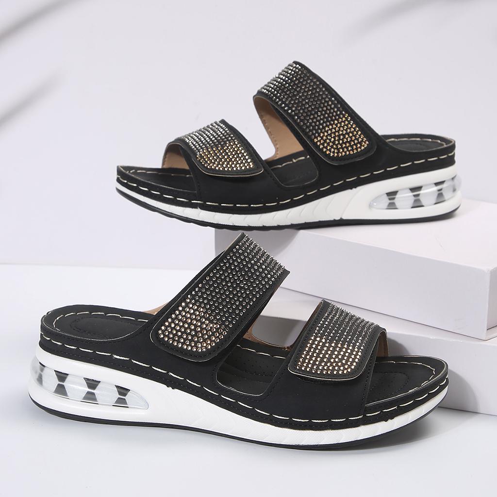 Модные женские босоножки на покатом каблуке 2024 года со стразами, удобные однотонные туфли, тапочки в полоску с одним персонажем, повседневные босоножки на воздушной подушке, лето