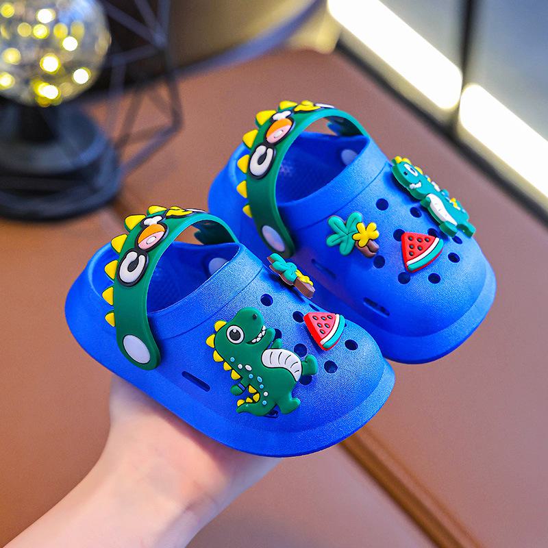 Очаровательные детские туфли с героями мультфильмов, нескользящий дизайн с закрытым носком для мальчиков и девочек в возрасте от 2 до 6 лет