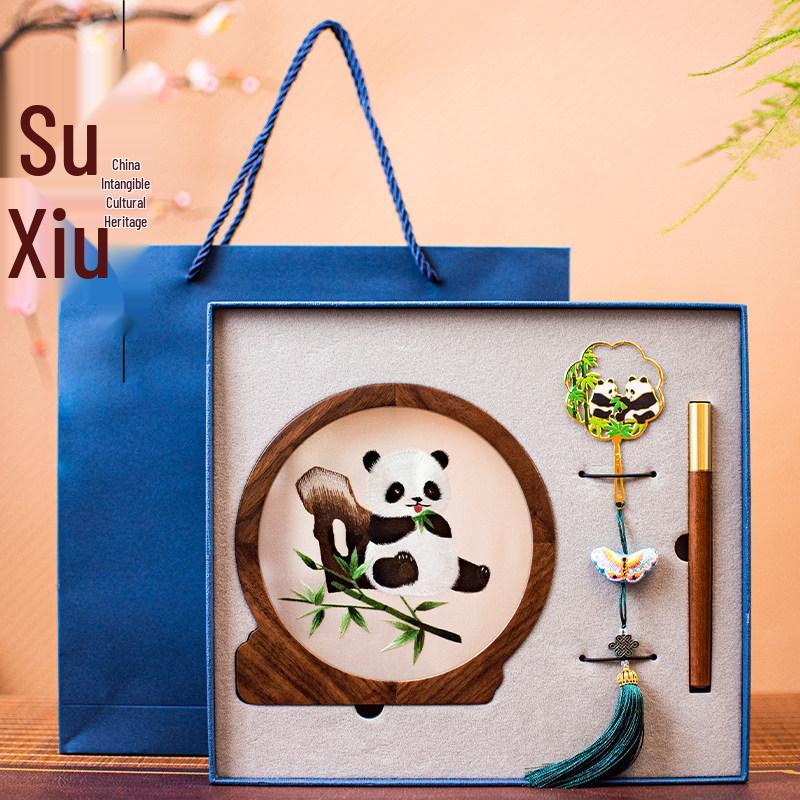 Китайский сувенир: Фигурка панды вышивка Сучжоу Подарок