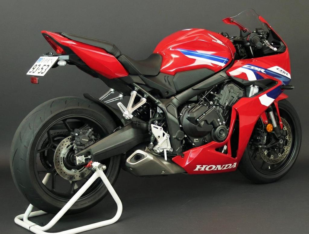 PinkFactory 2021-2025 CBR650R/CB650R/E-Clutch Комплект для удаления заднего крыла [Совместим с 2021 Новым Стандартным Углом 40° для Номерного Знака] Модель Прямо с Завода