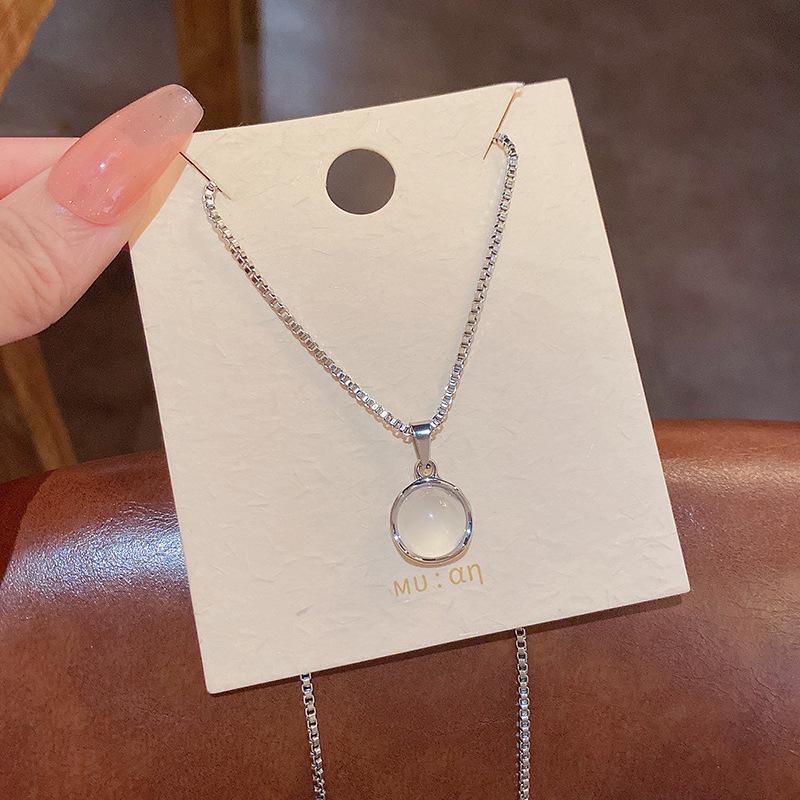 Элегантное ожерелье из титановой стали с лунным камнем: Южнокорейская роскошная ниша для женщин