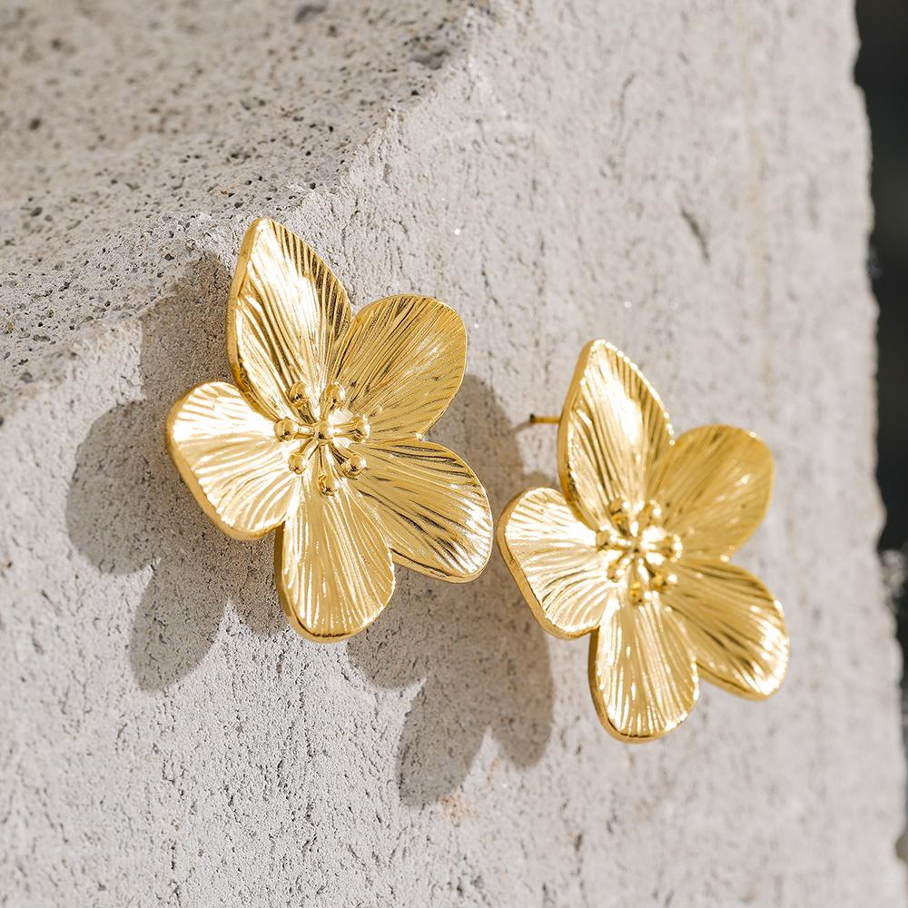 Eetit Tarnish Free Vintage Gold Color Stainless Steel Flower Metal Stud Earrings for Women Individual Stylish Trendy Jewelry
