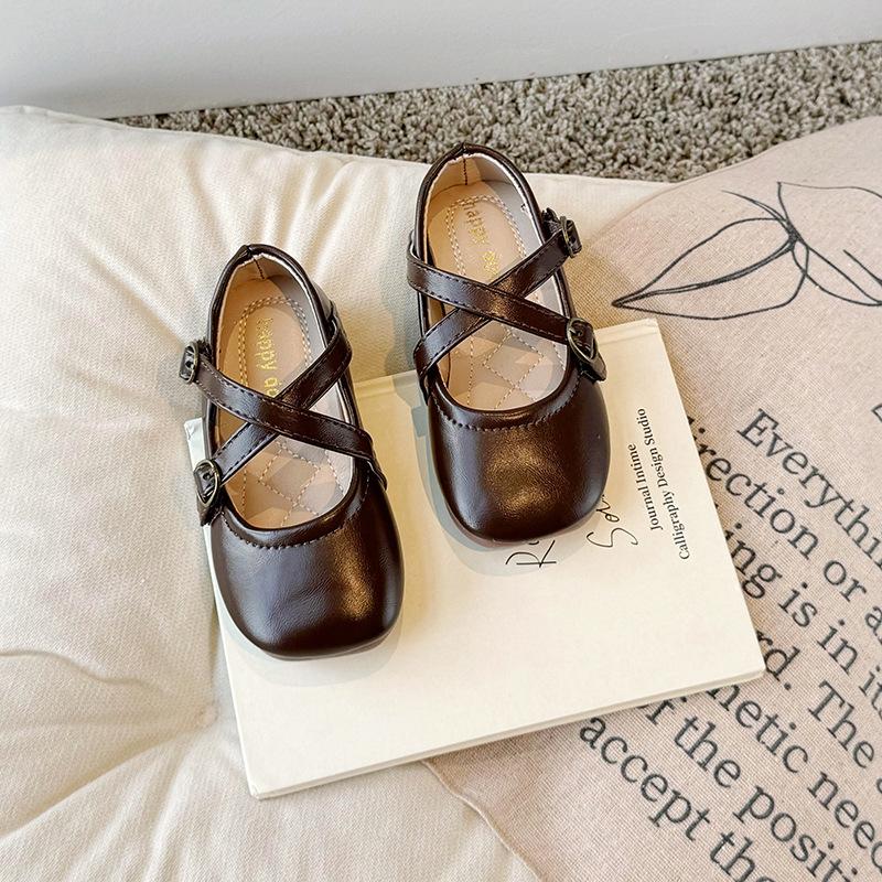 Детская обувь Элегантные праздничные платья для девочек Кожаная обувь на мягкой подошве Модная универсальная Нескользящая повседневная обувь Zapatos Para Niños