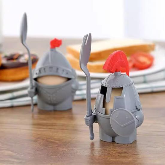 Подставка для вареных яиц, дизайн рыцаря, легко моется, многоразовый жесткий пластиковый держатель для яиц с ложкой, детские игрушки