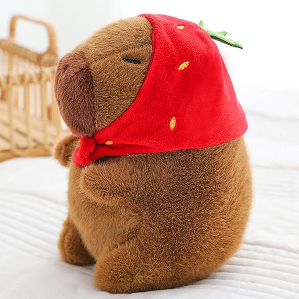 Leap Raupe Capybara Plush 20cm Toy, Strawberry,