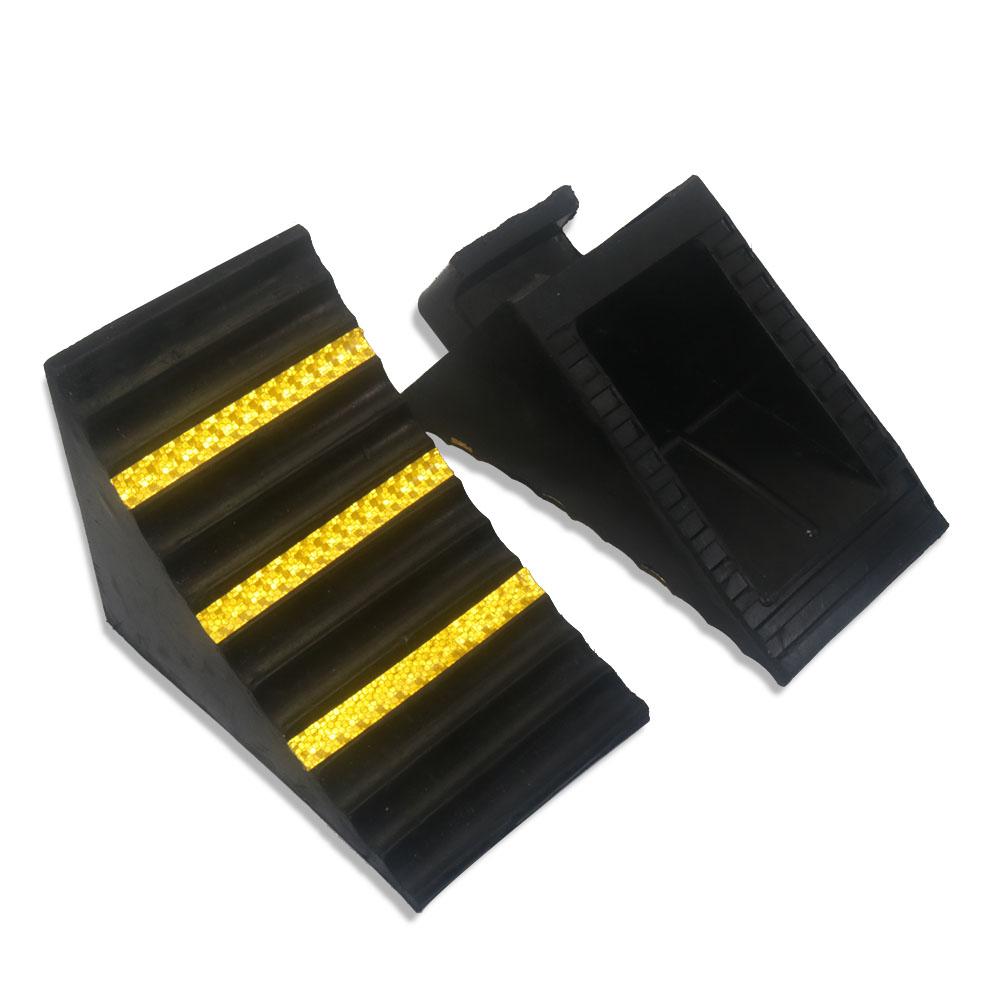 Portable Rubber Wheel Alignment Block Car Wheel Chock Triangular Anti Slip Blocks Parking Wedges For Trailer RV Tire Non Slip