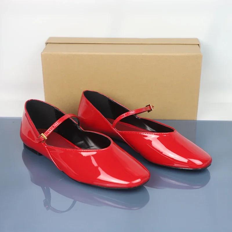 Модные лаковые туфли Мэри Джейн для женщин Шикарный ремешок с пряжкой Неглубокий вырез 2025 Весна Уличный комфорт Мягкая подошва Женские балетки