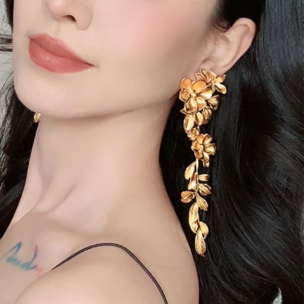 Преувеличенные серьги с золотым цветком, женские ретро-серьги среднего возраста, длинные серьги