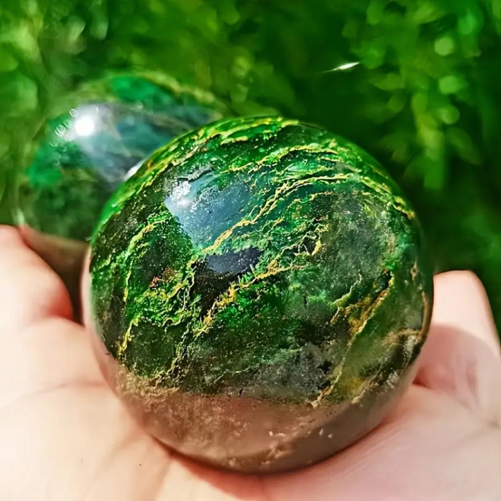 Natural Crystal Green Emerald Ball Green Ball Home Living Room Office Ornament Indoor Decorations