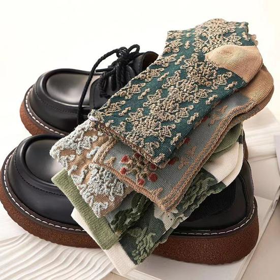 45422 Pairs Women Floral Cotton Socks Vintage Embroidered Patterned Crew Socks Ethnic Style Ankle Dress