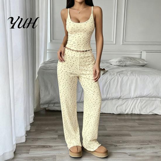 Cute Summer Pajamas with Thin Straps Women Set Floral Print, Sleeveless U Neck Lightweight Sleep Sets for Vacation Camisole And Pants, Sexy