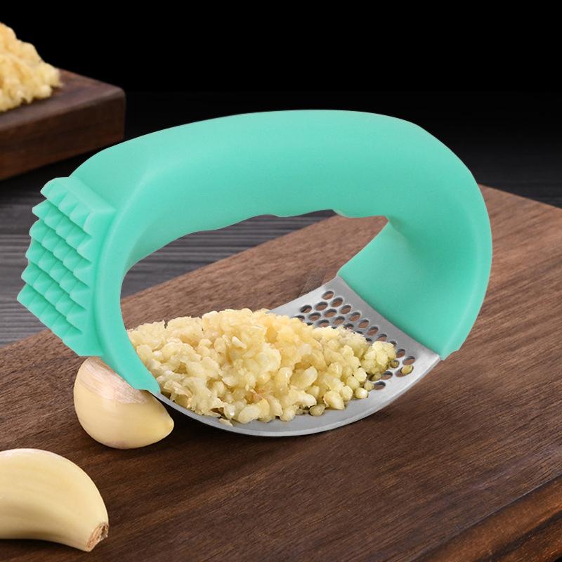 Чеснокодавилка с овощечисткой и щеткой для очистки, чесночница, измельчитель чеснока, ручной кухонный комбайн для измельчения чеснока
