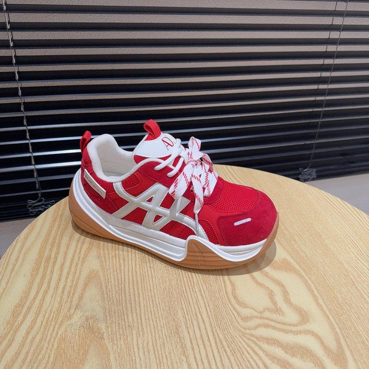 Кожаные платформенные немецкие тренировочные туфли женские 2025 осень новые на плоской подошве увеличивающие рост туфли ретро беговые повседневные спортивные туфли Форреста Гампа