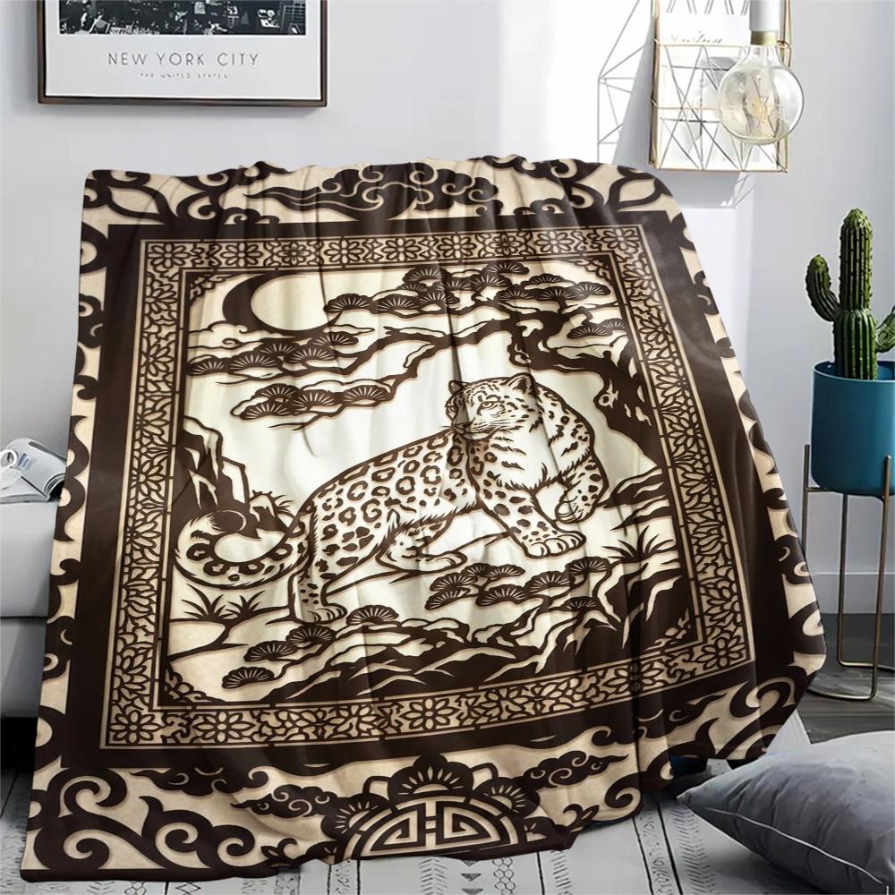 Snow Leopard Animal Print Flannel Blanket, High quality Comfortable for All Seasons, Home Decor, Warmth and Comfort, Perfect for Christmas Gifts115