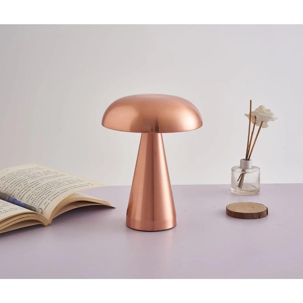 Современная простая металлическая сенсорная маленькая настольная лампа светодиодное освещение прикроватная гостиная украшение настольный светильник цвет золото медь хром