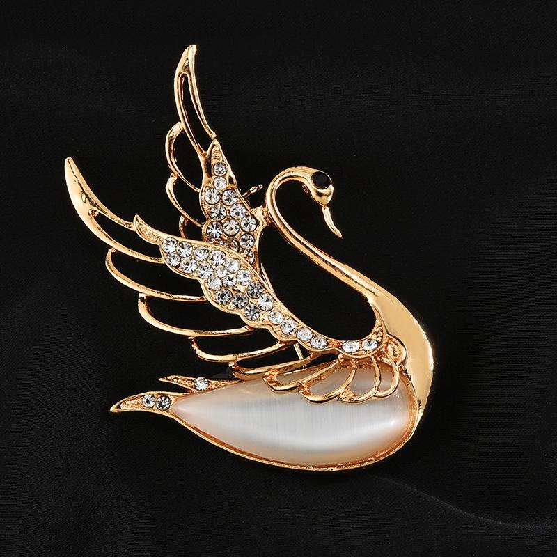 Brooch High-End Sense Niche Light Luxury Suit Bow Rhinestone Corsage High-End Alloy Creative Clothing Accessories