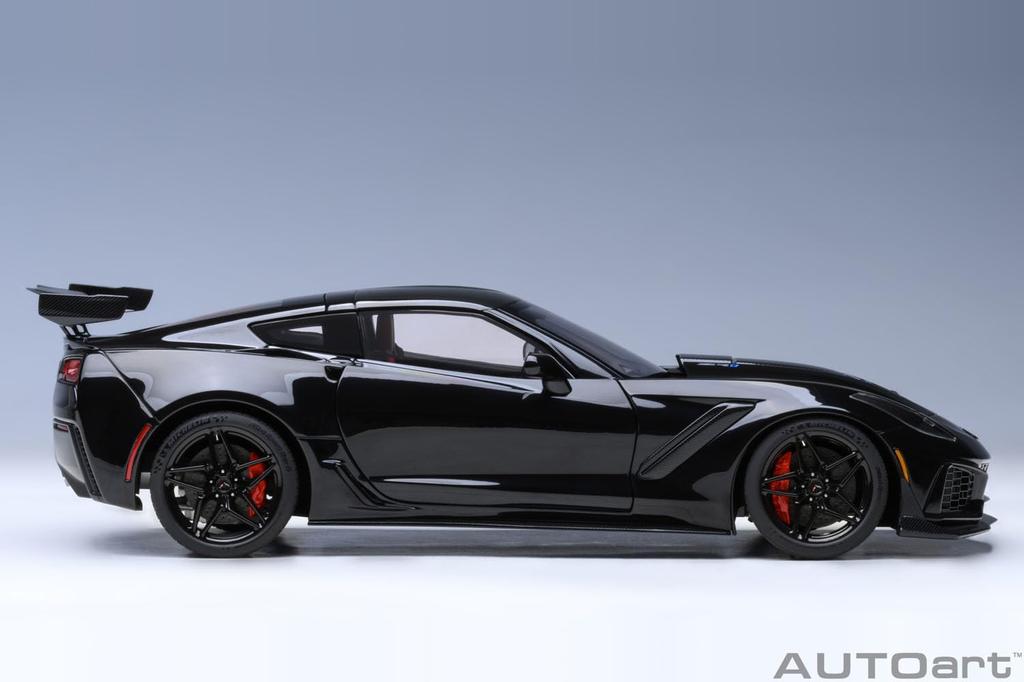 AUTOart Chevrolet Corvette ZR1 Black Finished Product 1/18 (C7)