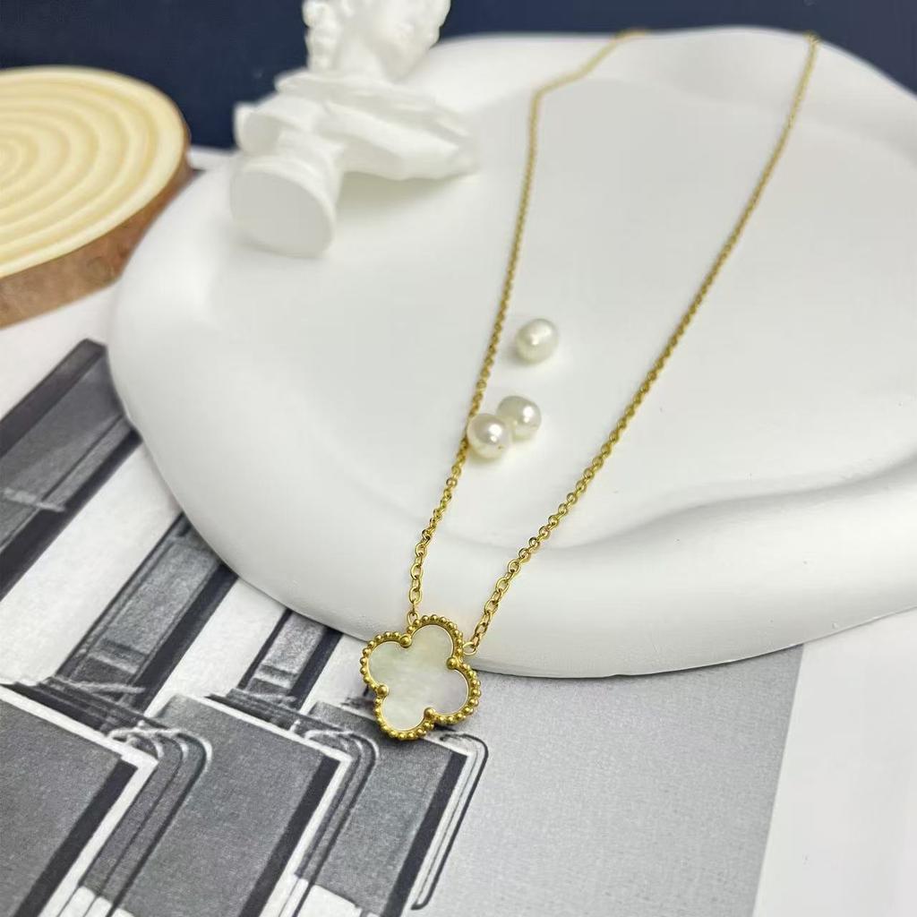 15mm Four-Leaf Clover Necklace Women 18k Double-Sided Collarbone Chain Lucky Pendant Titanium Steel Jewelry