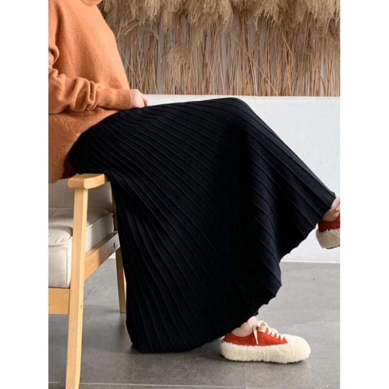 Вязаные юбки А-силуэта с высокой талией: Длина до бедер, Приталенный силуэт, Варианты больших размеров для осени/зимы.