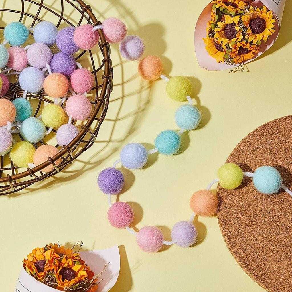 The Children's Room And The Girls' Room Are Decorated With Macaron-colored Hairball Pendants