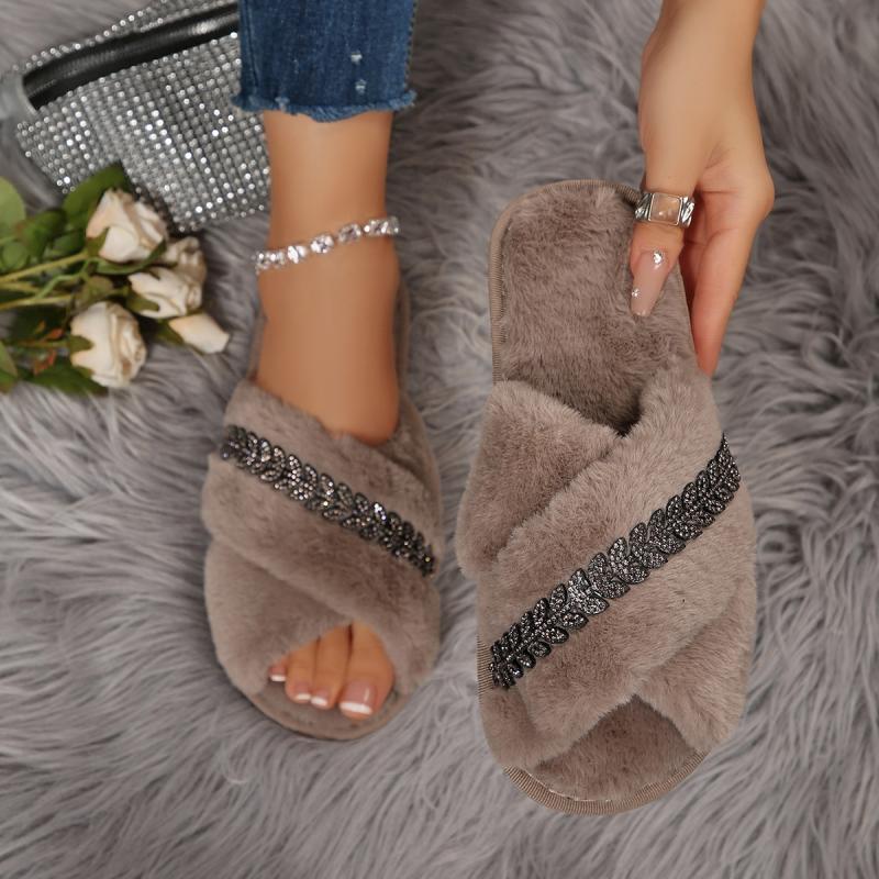 Fashion Fashion Glitter Cross Strap Faux Fur Slides Women 2025 Winter Warm Short Plush Slippers Comfort Non Slip Indoor Furry Slippers