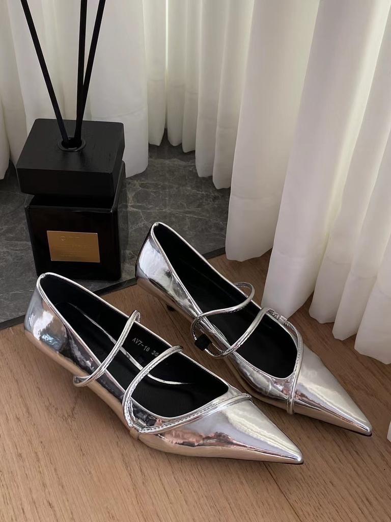 Модные туфли-лодочки с острым носком для женщин 2024 года. Новые поступления. Модные туфли на тонком среднем каблуке. Серебристо-черные туфли для офиса и вечеринок. Туфли с перекрещивающимися резинками.