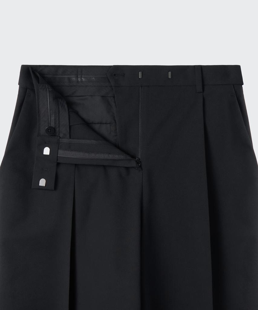 MUSINSA STANDARD WOMAN Women'S Low Waist Bermuda Hidden Banding Wide Half Slacks [Black]