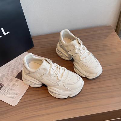 Женская модная спортивная обувь 2024 года, весна-лето, новый стиль, толстая подошва, универсальные удобные кроссовки, увеличивающие рост