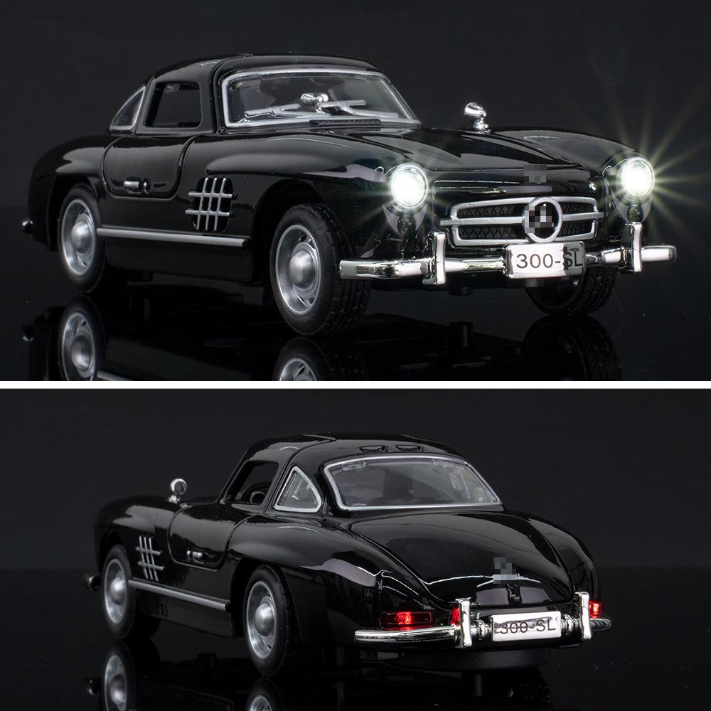 1:Масштаб 32 Миниатюрная модель винтажного автомобиля 300SL Игрушки Сплав Литье под давлением Звук Свет Двери Открываются Оттянуть Назад Украшение Модель для Подарков Детям