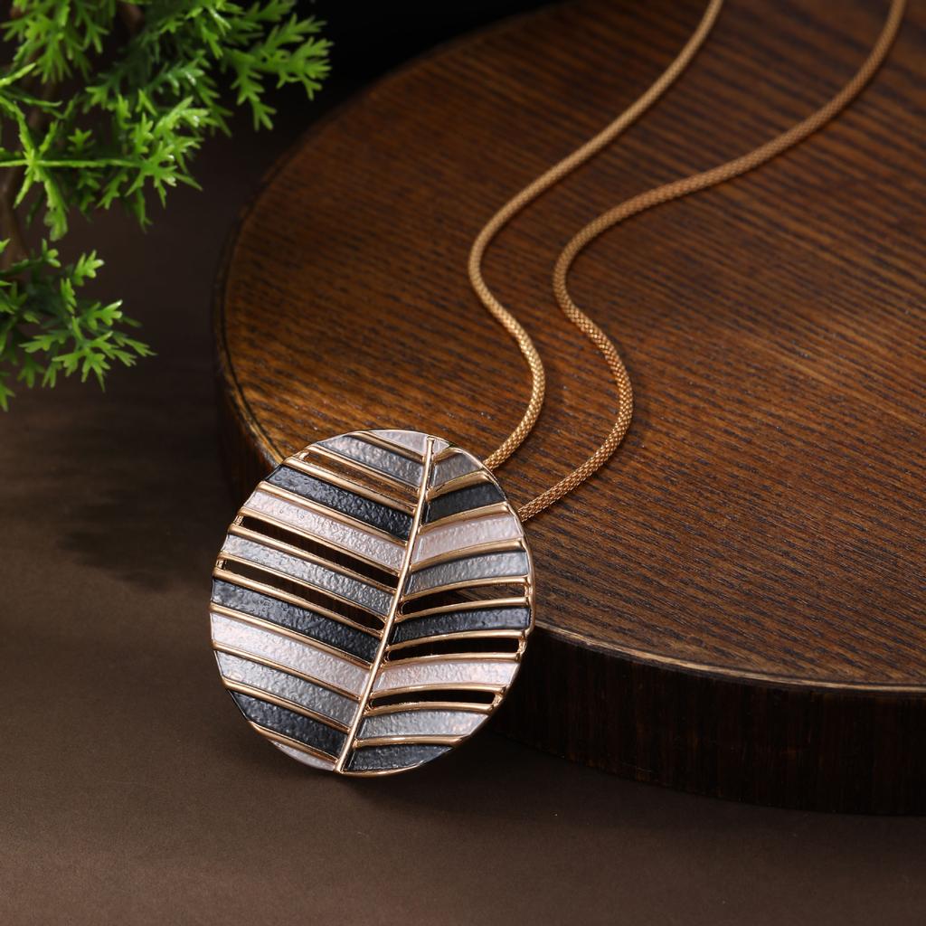 Новый эмалевый цвет полый круглый геометрический лист длинная подвеска женская личность круглый лист длинное ожерелье