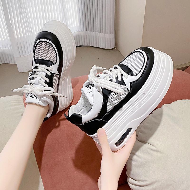2025 новые весенние туфли на толстой подошве с увеличением роста, женская спортивная обувь для небольшого роста, универсальная и популярная женская обувь