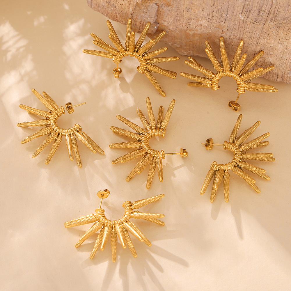 Серьги в стиле ретро с подсолнухами в форме буквы C, нержавеющая сталь с позолотой 18 карат, в европейском/американском стиле панк для женщин