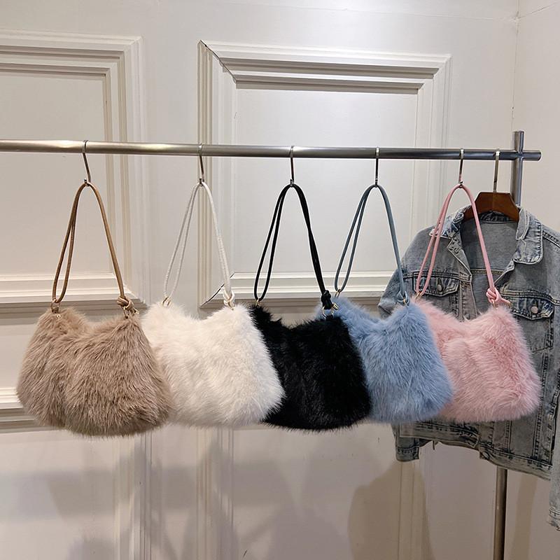 Plush Faux Fur Tote Bag For Daily Use With Soft Texture And Stylish Design