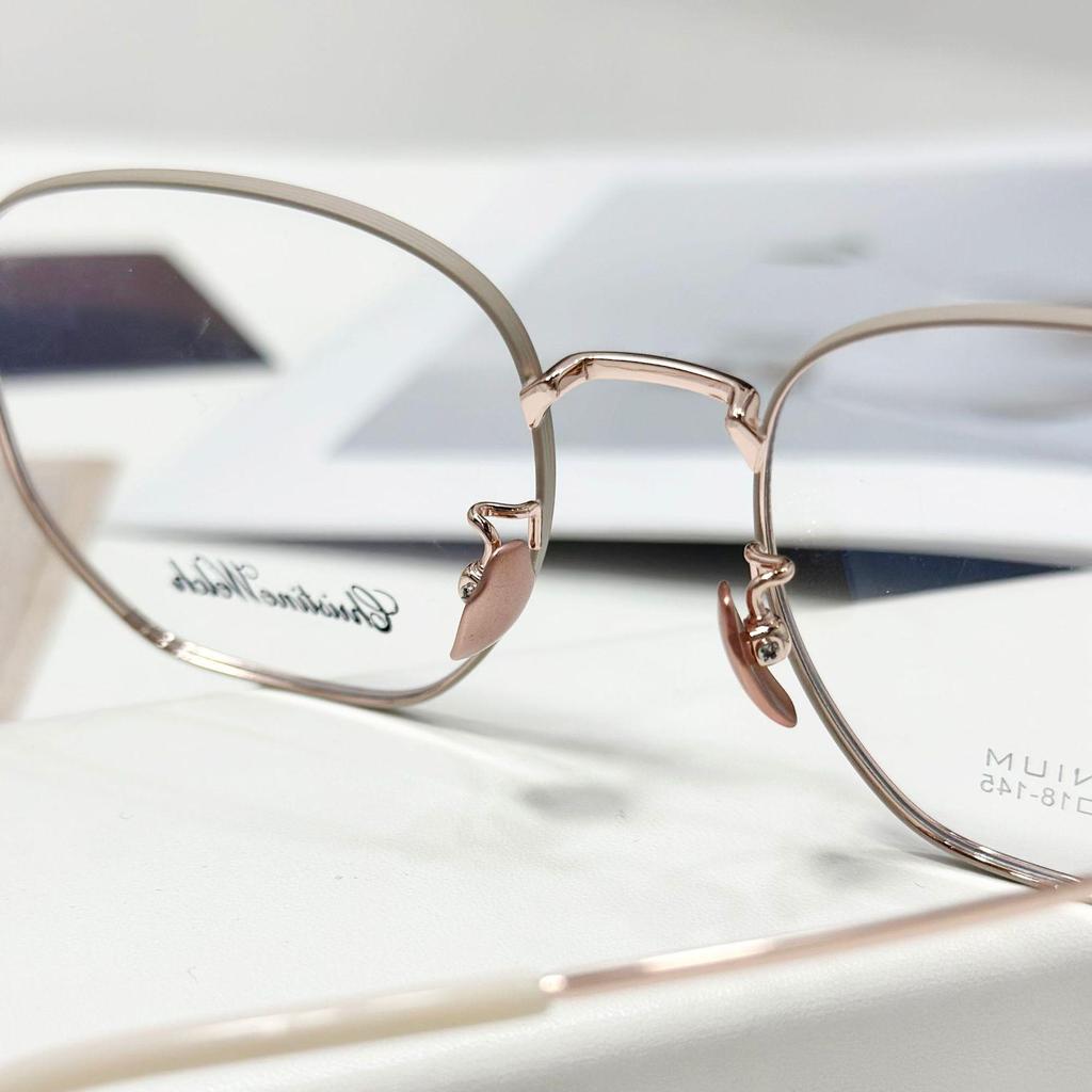 Ultralight Semi-Titanium Myopia Eyeglass Frames, Retro Style, Prescription-Fittable for Men & Women, Suitable for Large or Round Face.