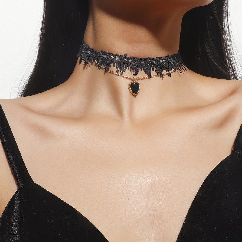 European and American Style Retro Hollow Black Lace Choker Sexy Love Necklace Choker