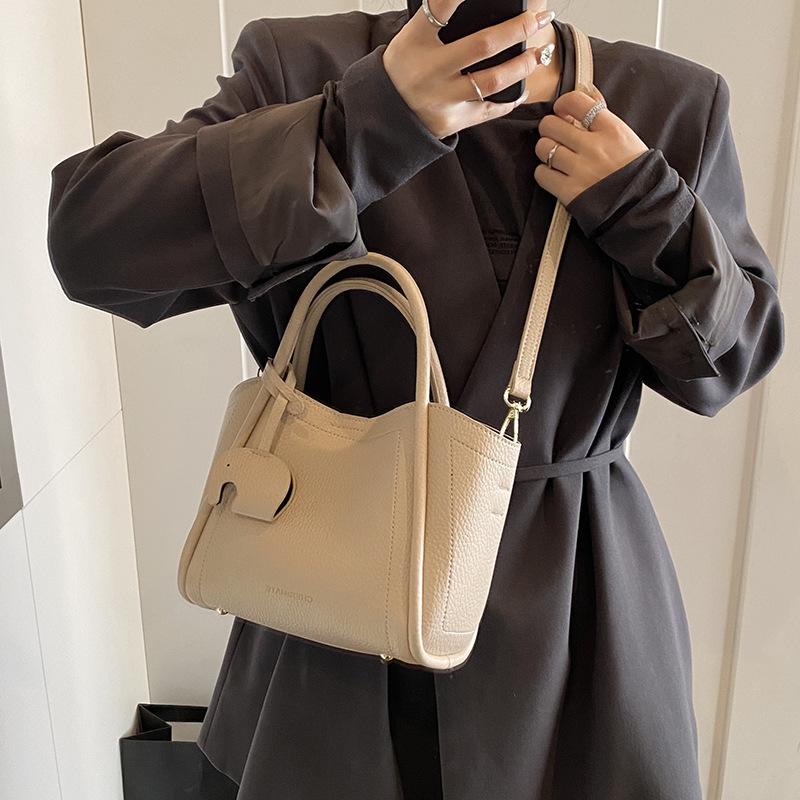 Bag Women's New Fashion Versatile Handbag Casual Messenger Bag