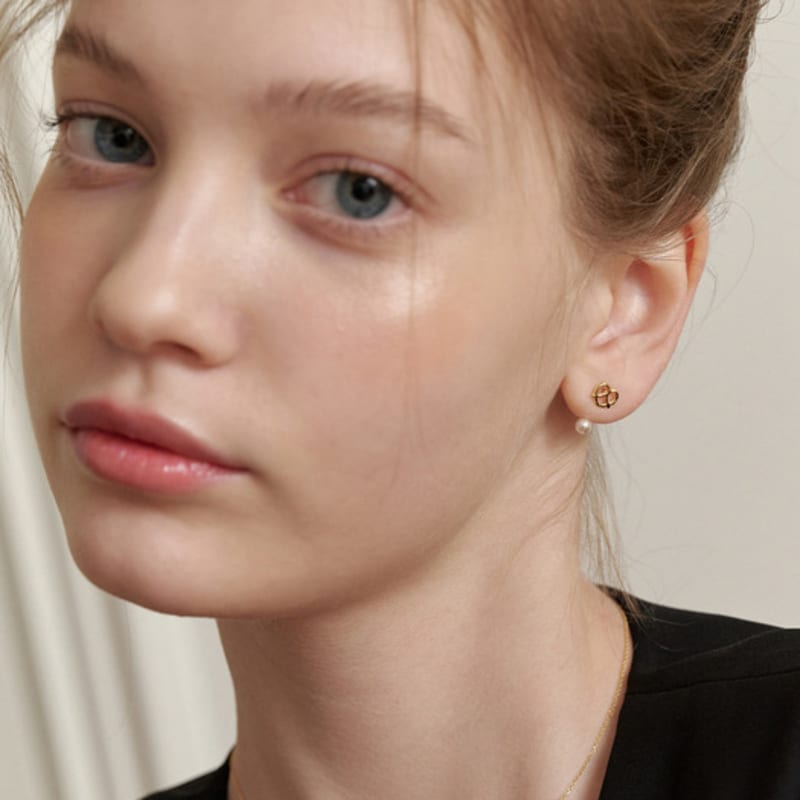 Tatiana (Серебро 925) Серьги-пусеты с жемчугом и подвесками в виде сердец EC3080