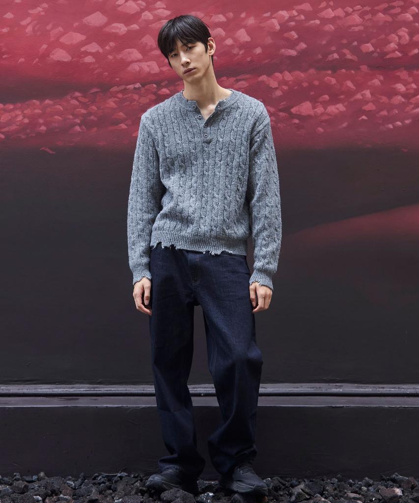SENTAIR Damaged Cable Henley Neck Knit_Gray