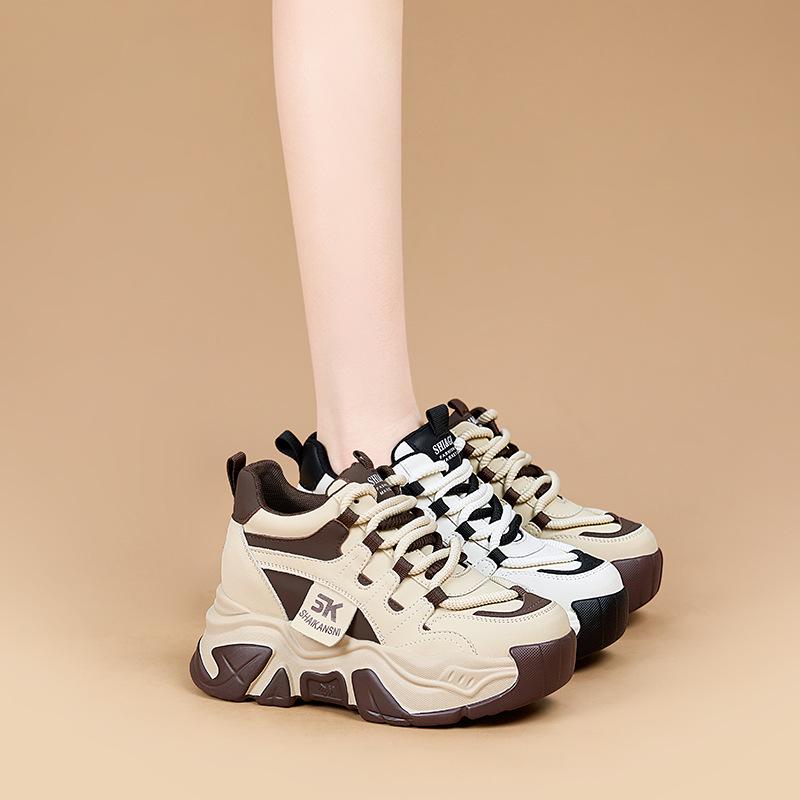 Женские туфли Dad Shoes из натуральной кожи на толстой подошве, увеличивающие рост и отделанные бархатом, повседневные спортивные кроссовки осень/зима 2024 года.