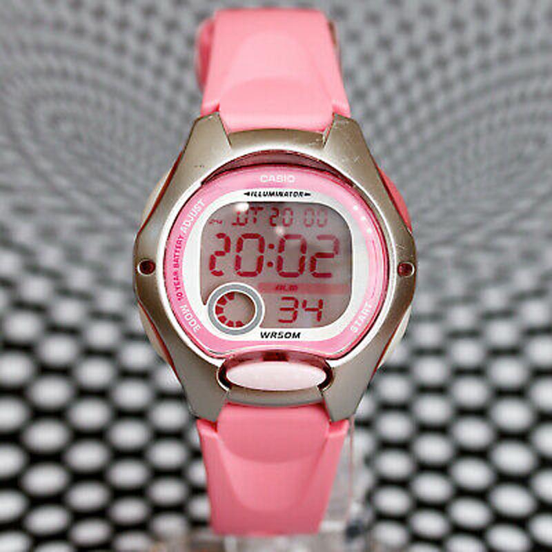 Casio Женские цифровые часы серии Pink LW-200-4BVDF LW-200-4BVDF
