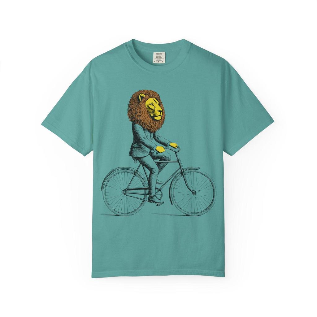 Lion Cycling Graphic T-Shirt: Vintage Style Unisex Cotton Tee