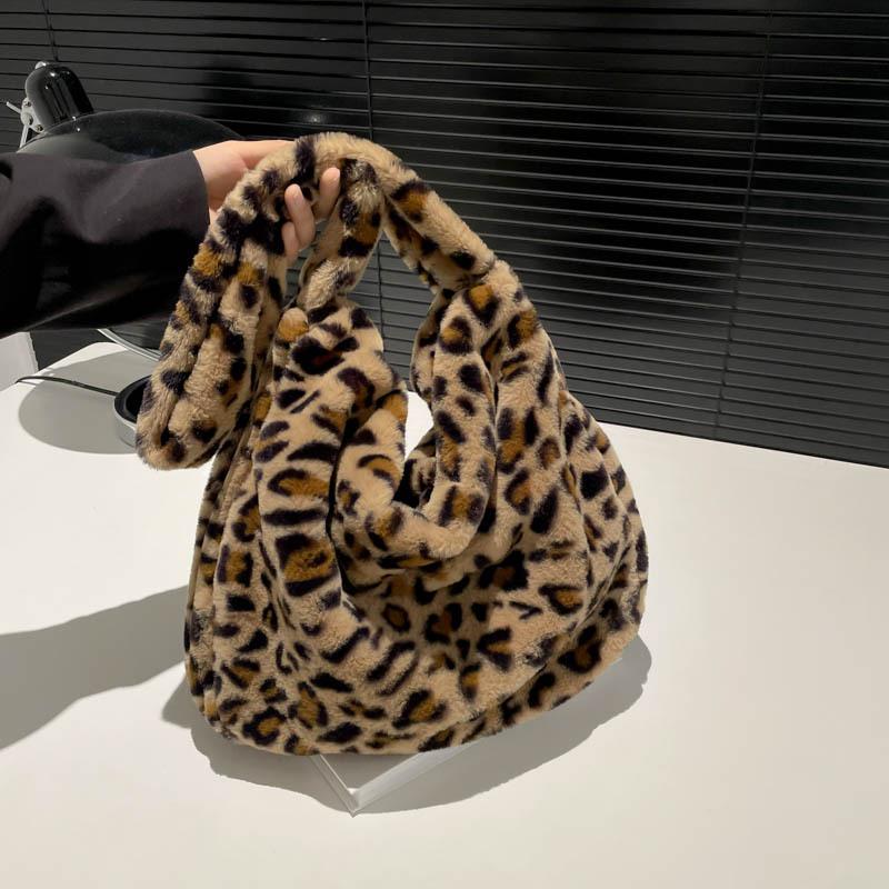 Фактурная и элегантная плюшевая сумка для женщин на осень и зиму, новая вместительная меховая сумка для женщин, сумка через плечо на одно плечо