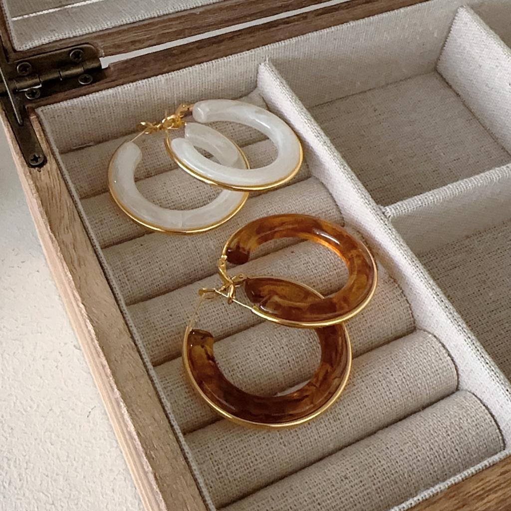 Temperament Large Circle Earrings Women'S Acrylic Retro High-End Stud Earrings Exaggerated Earrings Hipster Versatile Personalized Earrings