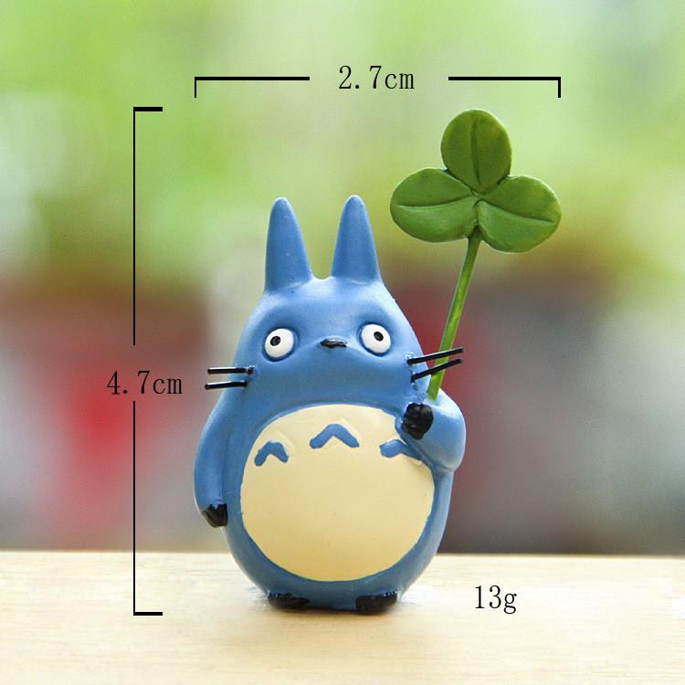Resin My Neighbor Totoro Figurine Holding Lotus Leaf Design For Gift Tabletop
